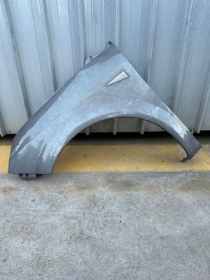 PARAFANGO ANTERIORE  SINISTRO RENAULT SCENIC  ANNO:2004