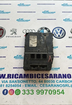 BODY COMPUTER RENAULT MEGANE  CODICE:8200305575 ANNO:2003