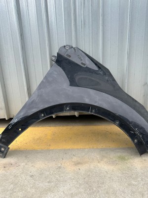 PARAFANGO ANTERIORE DESTRO RENAULT CAPTUR ANNO:2013 CODICE:631227839