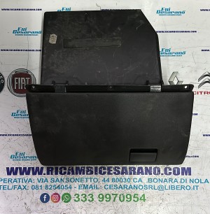 Cassetto vano portaoggetti Opel Astra G ANNO:2005 CODICE:90561334
