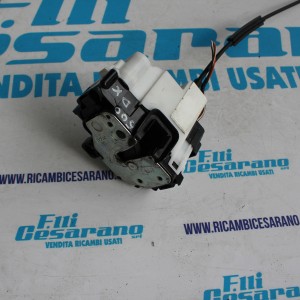 Serratura lato destro elettrico fiat 500 2010   52041737