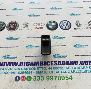 PULSANTIERA ANTERIORE SINISTRA FORD Fiesta 6° Serie  CODICE:8a6t-14a132-ac ANNO:2015
