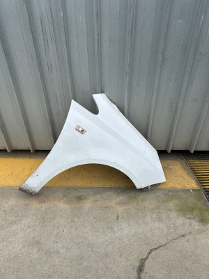 PARAFANGO ANTERIORE DESTRO OPEL CORSA ANNO:2011