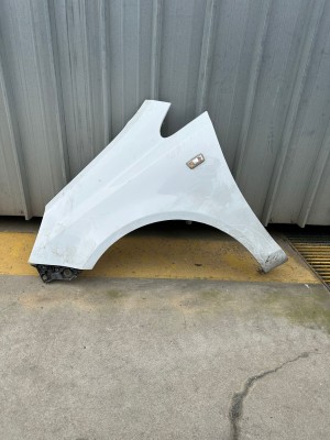 PARAFANGO ANTERIORE SINISTO OPEL CORSA ANNO:2011