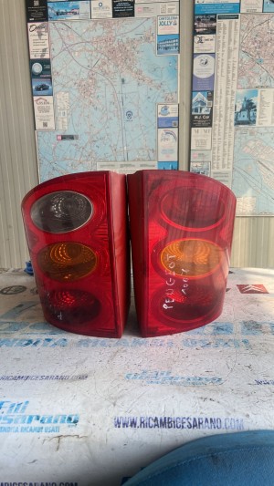 coppia fari peugeot 1007 ANNO:2005