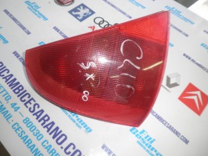 Stop sinistro  Renault Clio  2000